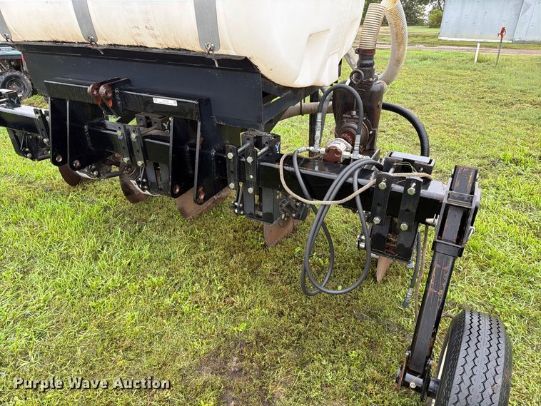 image for item FT6769 liquid fertilizer applicator