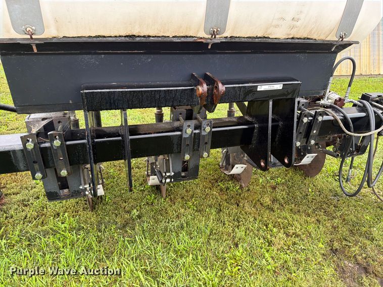 image for item FT6769 liquid fertilizer applicator