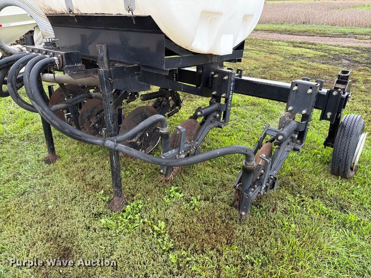 image for item FT6769 liquid fertilizer applicator