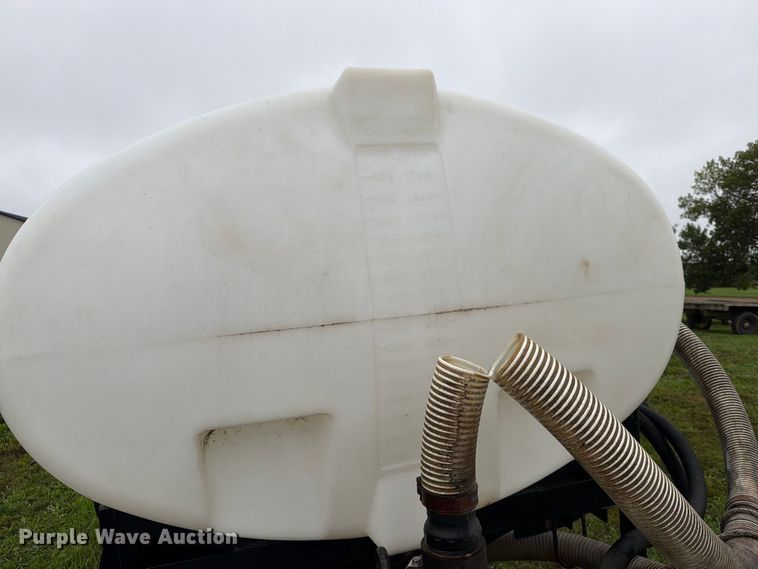 image for item FT6769 liquid fertilizer applicator