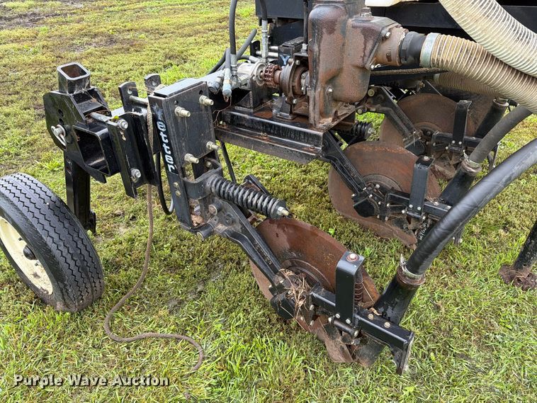 image for item FT6769 liquid fertilizer applicator