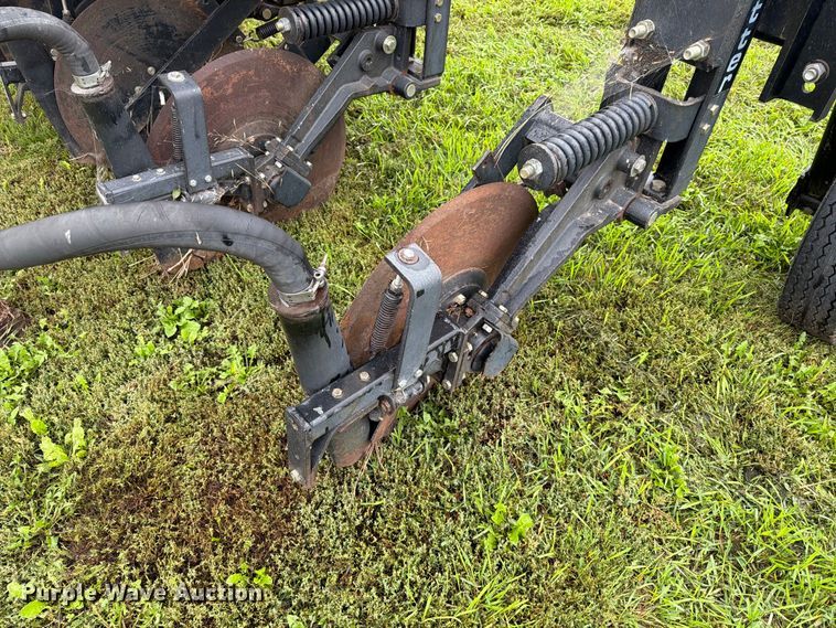 image for item FT6769 liquid fertilizer applicator