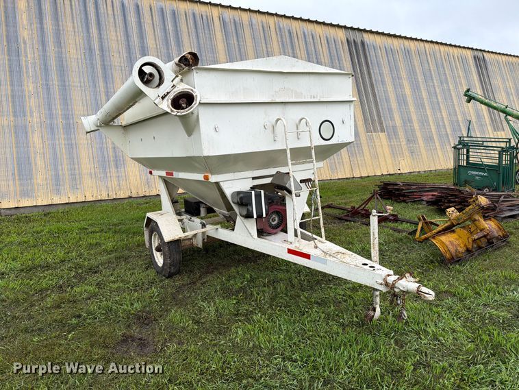 image for item FT6770 Grain cart