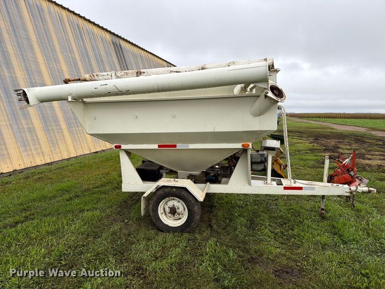 image for item FT6770 Grain cart