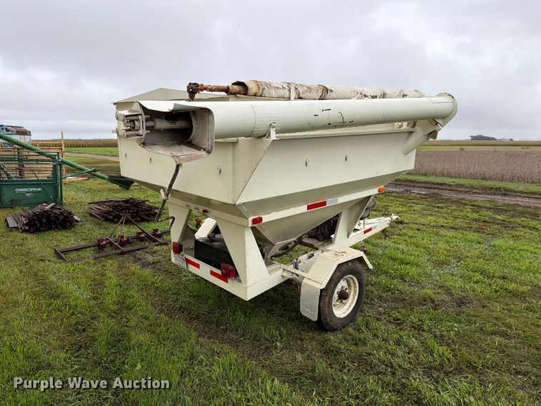 image for item FT6770 Grain cart