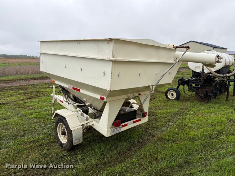 image for item FT6770 Grain cart