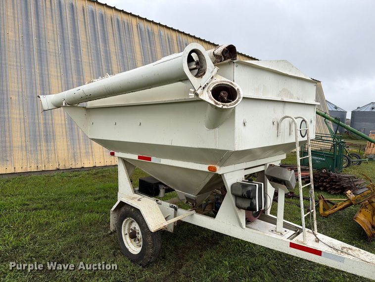 image for item FT6770 Grain cart