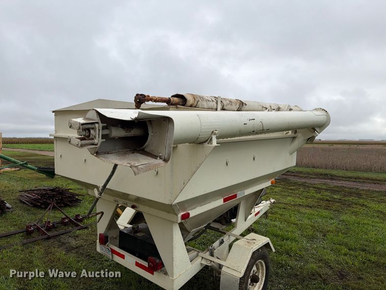 image for item FT6770 Grain cart