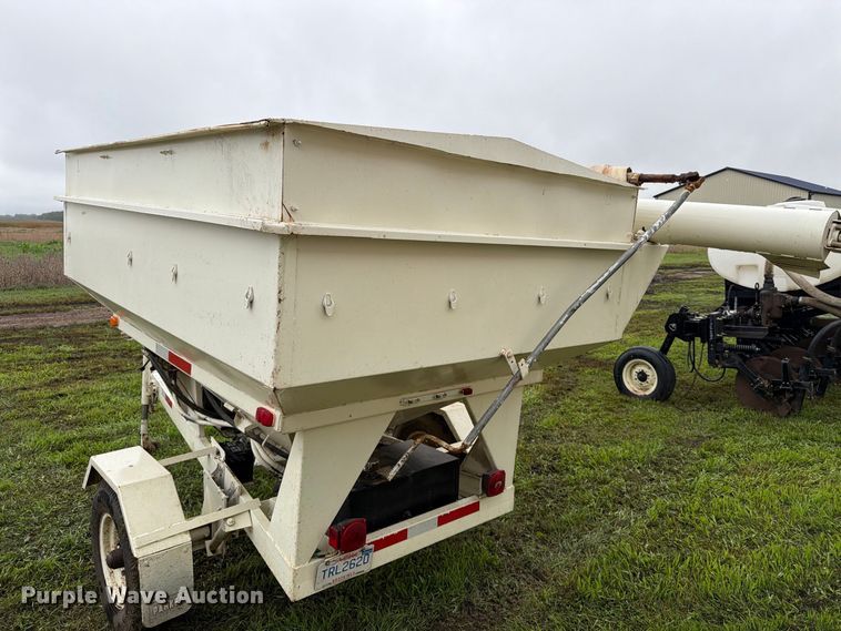image for item FT6770 Grain cart