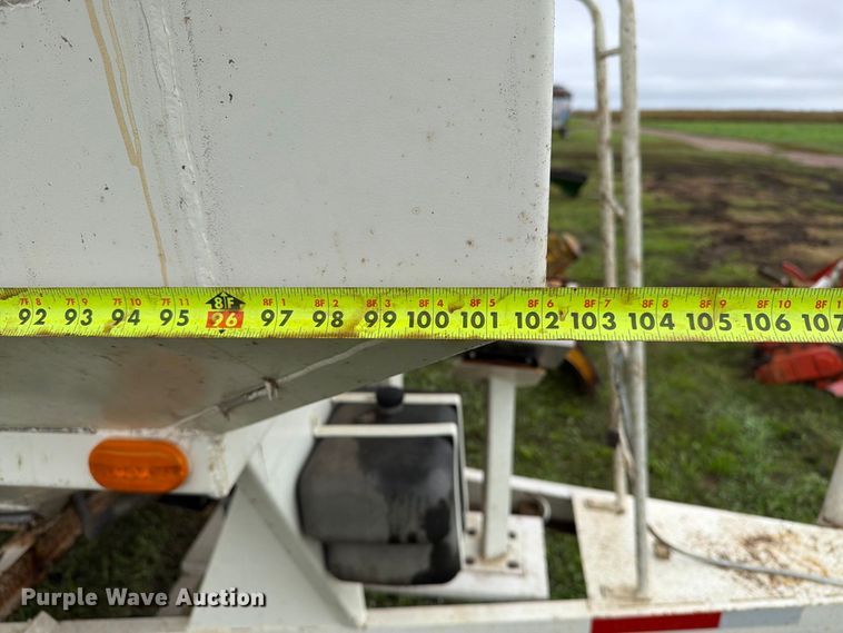 image for item FT6770 Grain cart