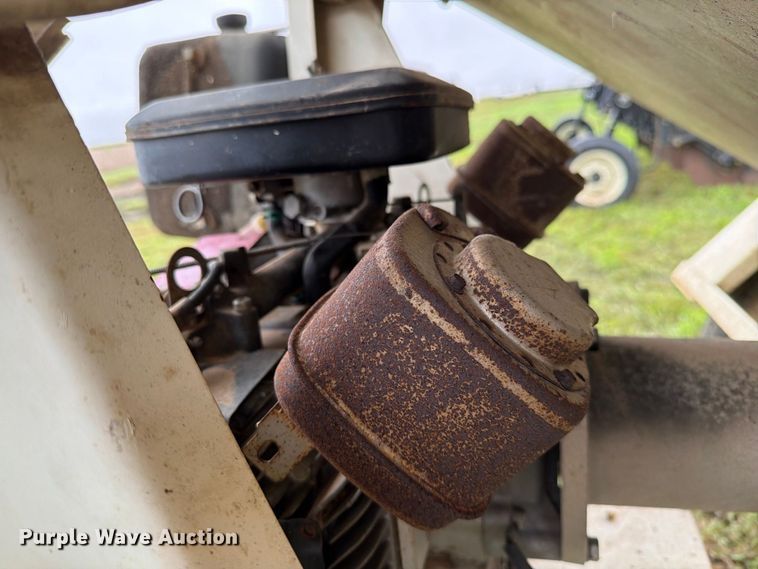 image for item FT6770 Grain cart
