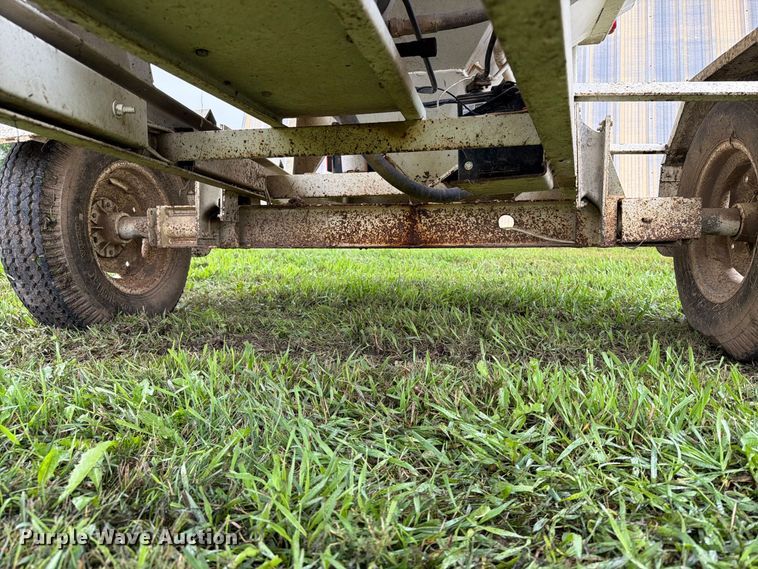 image for item FT6770 Grain cart
