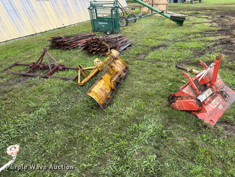 image for item FT6771 Tractor attachments