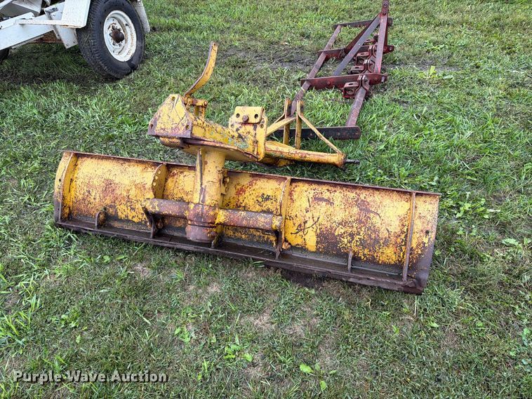image for item FT6771 Tractor attachments