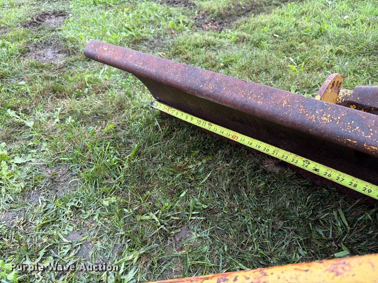 image for item FT6771 Tractor attachments