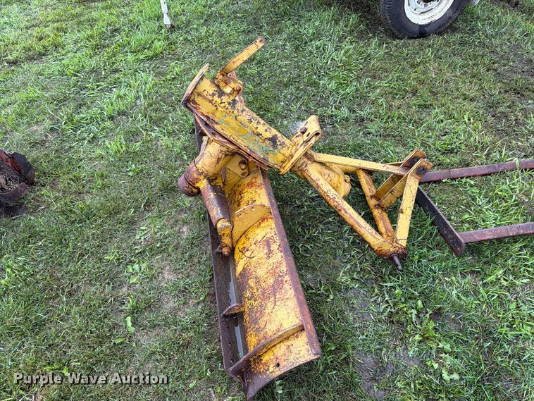 image for item FT6771 Tractor attachments