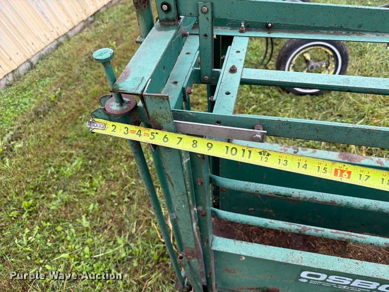 image for item FT6773 Osborne Accu-Arm squeeze chute