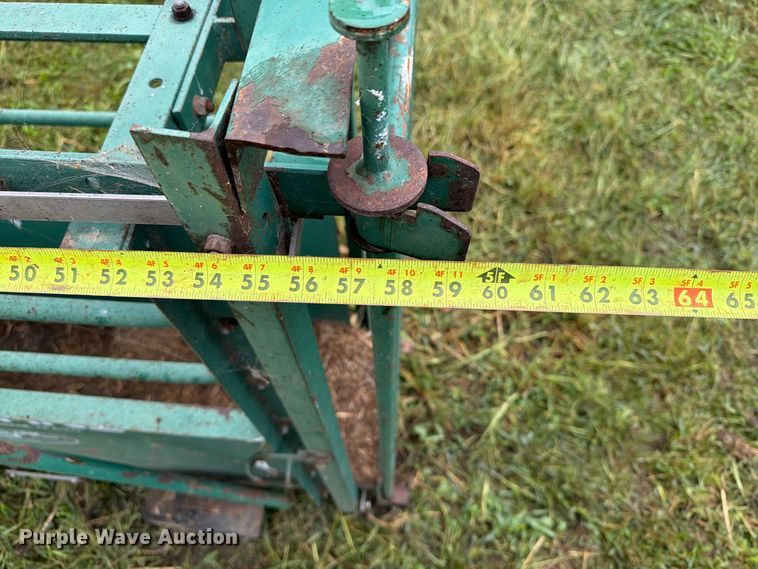 image for item FT6773 Osborne Accu-Arm squeeze chute