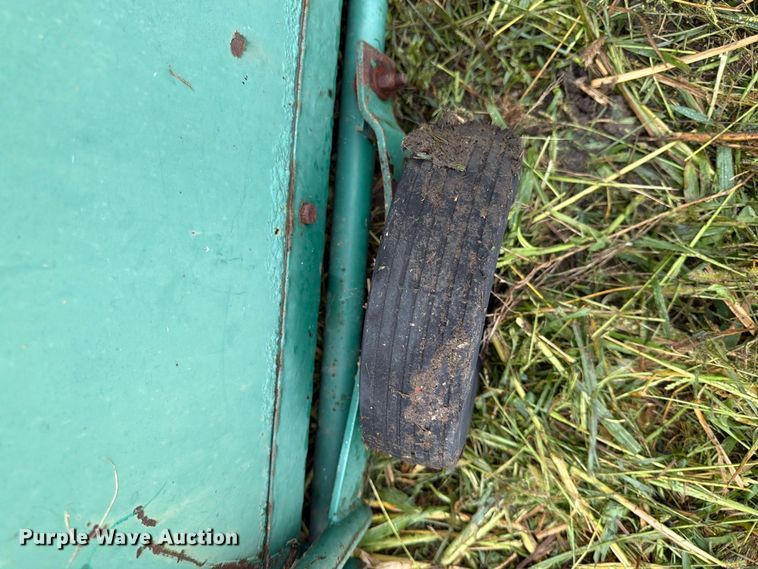 image for item FT6773 Osborne Accu-Arm squeeze chute