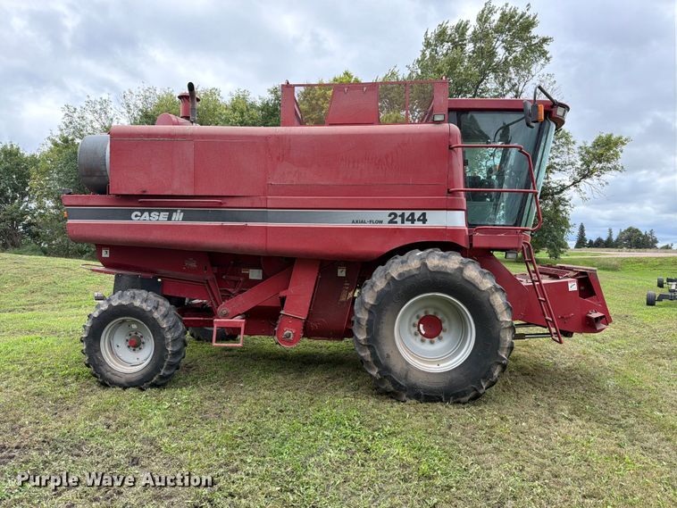 image for item FT6777 1995 Case 2144 Axial-Flow combine