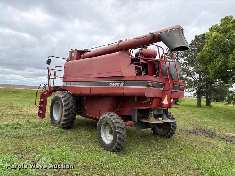 image for item FT6777 1995 Case 2144 Axial-Flow combine
