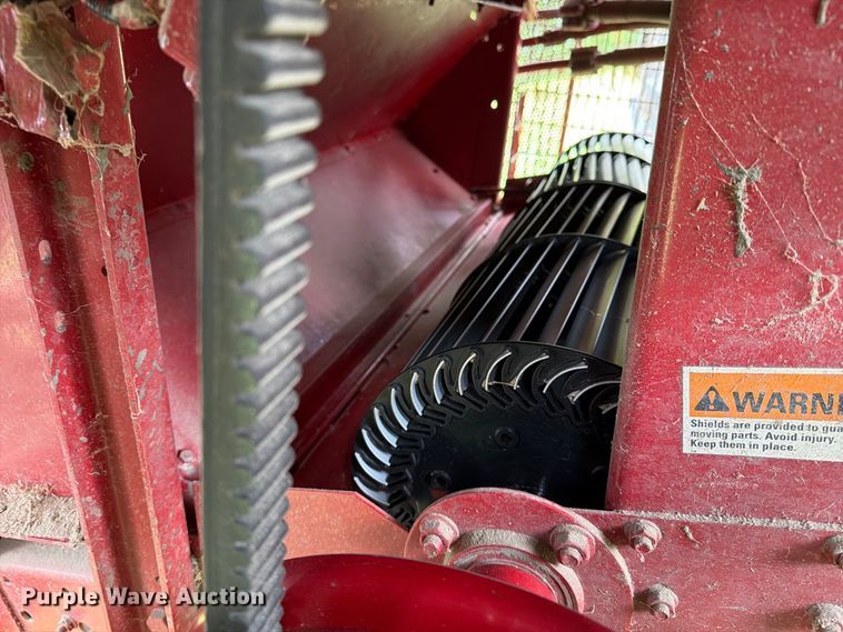 image for item FT6777 1995 Case 2144 Axial-Flow combine