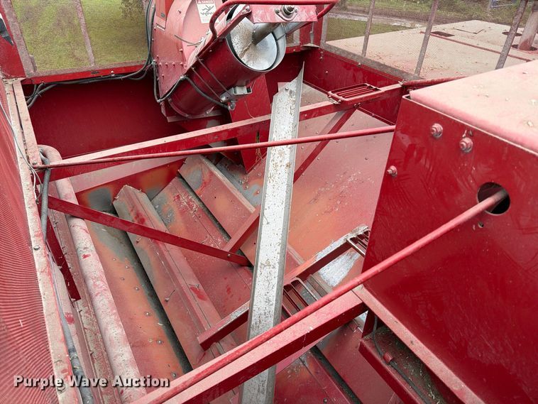 image for item FT6777 1995 Case 2144 Axial-Flow combine