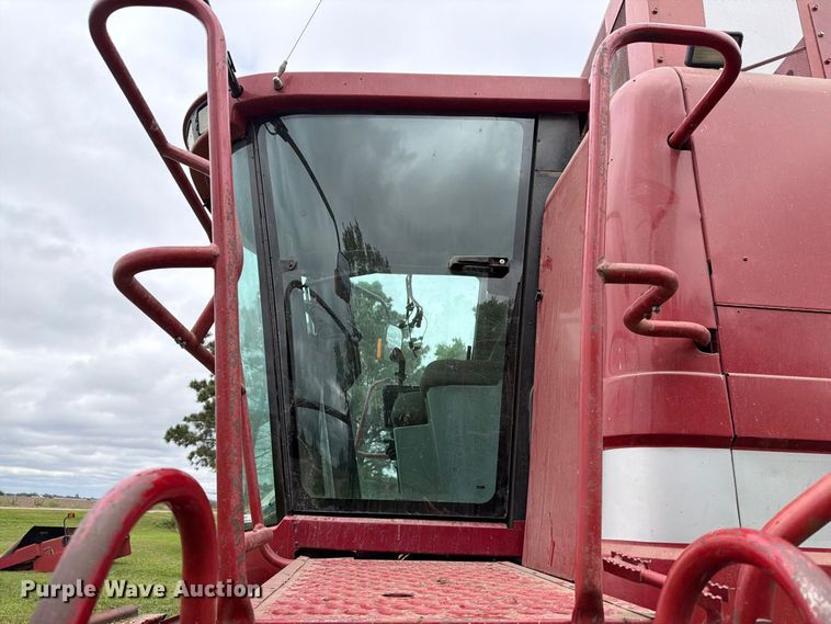 image for item FT6777 1995 Case 2144 Axial-Flow combine