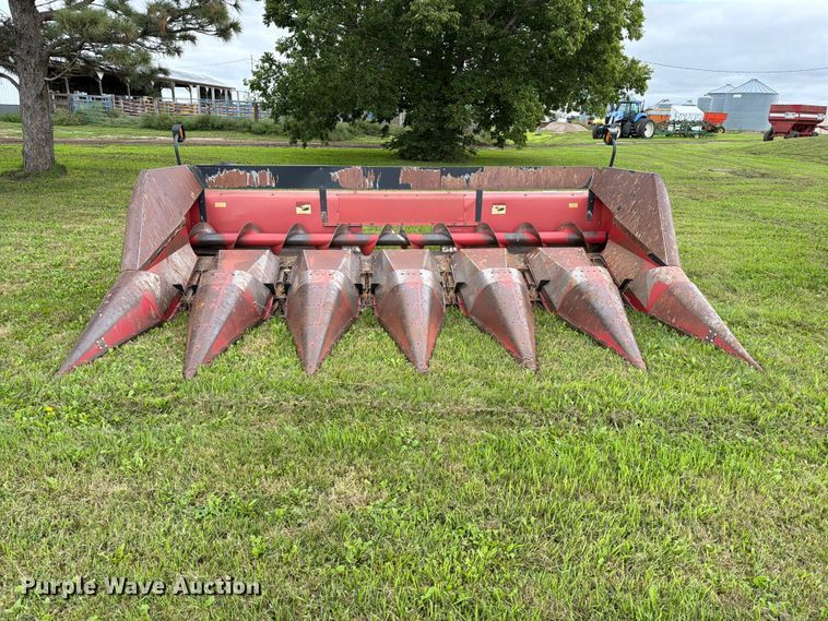 image for item FT6779 Case 1063 corn head