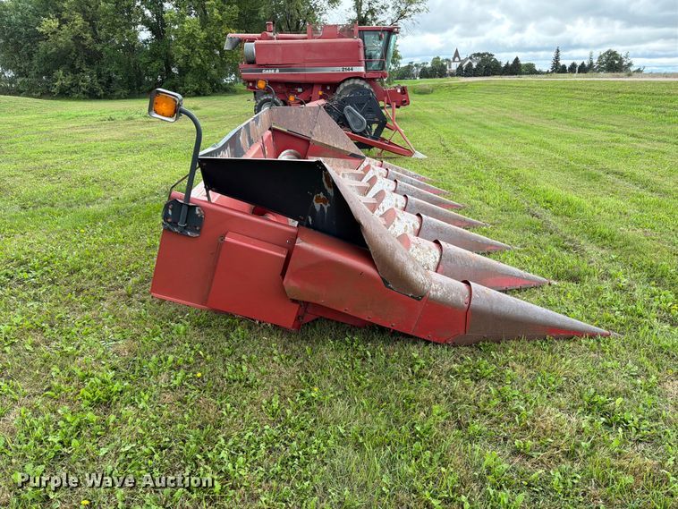 image for item FT6779 Case 1063 corn head