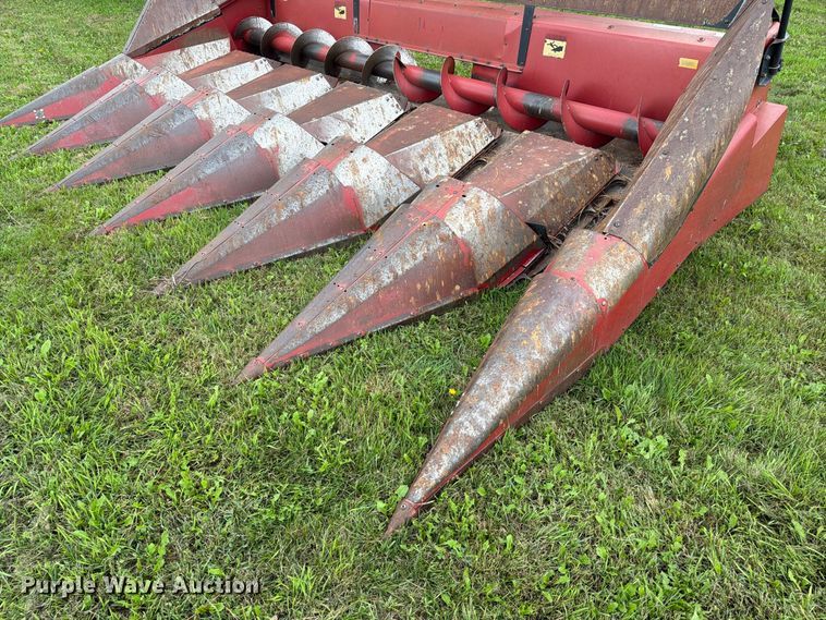 image for item FT6779 Case 1063 corn head