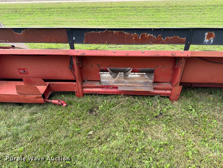 image for item FT6779 Case 1063 corn head
