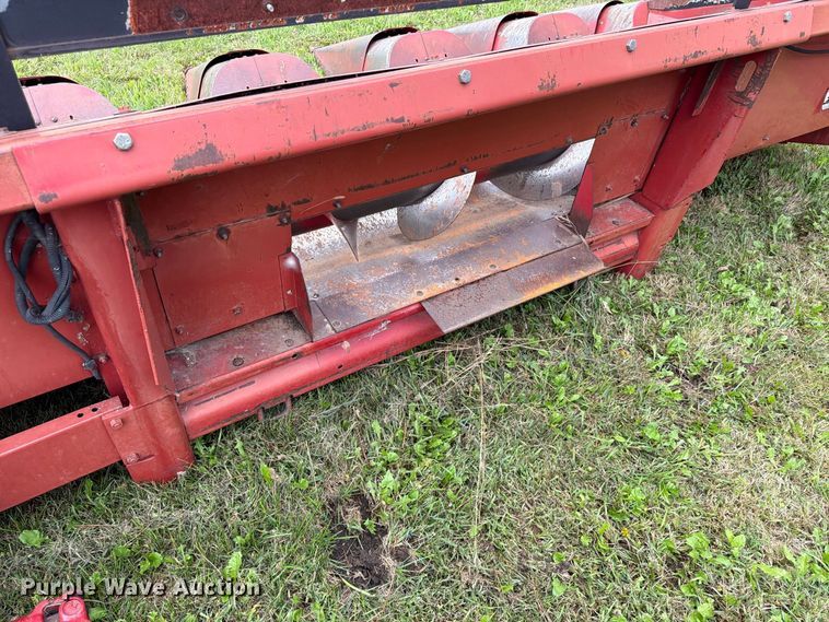 image for item FT6779 Case 1063 corn head