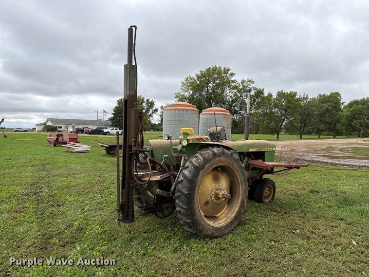 image for item FT6783 1963 John Deere 2010 tractor