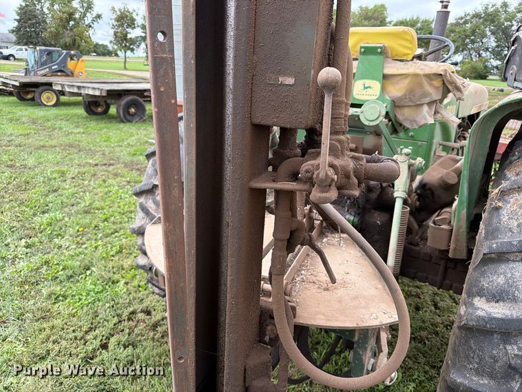 image for item FT6783 1963 John Deere 2010 tractor