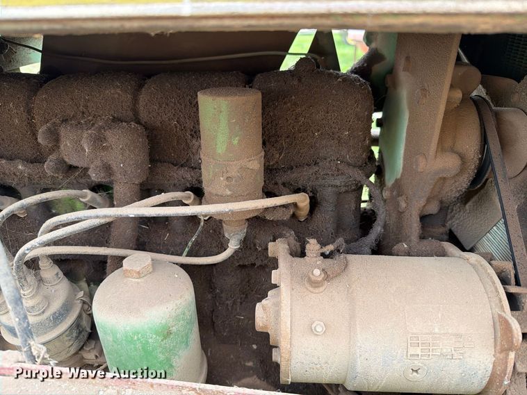 image for item FT6783 1963 John Deere 2010 tractor