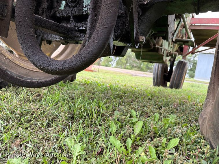 image for item FT6783 1963 John Deere 2010 tractor