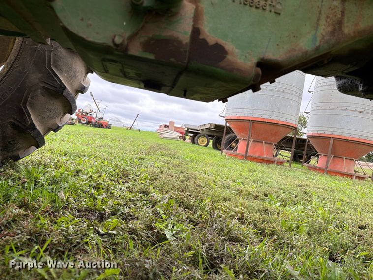 image for item FT6783 1963 John Deere 2010 tractor