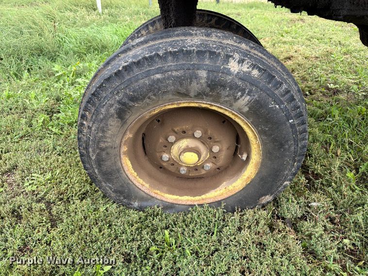 image for item FT6783 1963 John Deere 2010 tractor