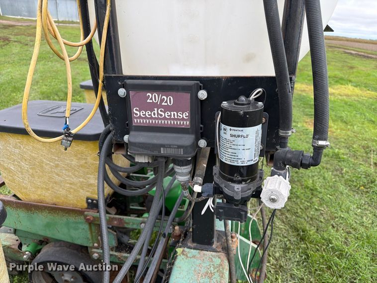 image for item FT6786 John Deere 7100 planter
