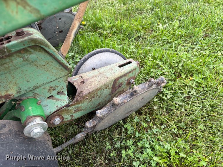 image for item FT6786 John Deere 7100 planter