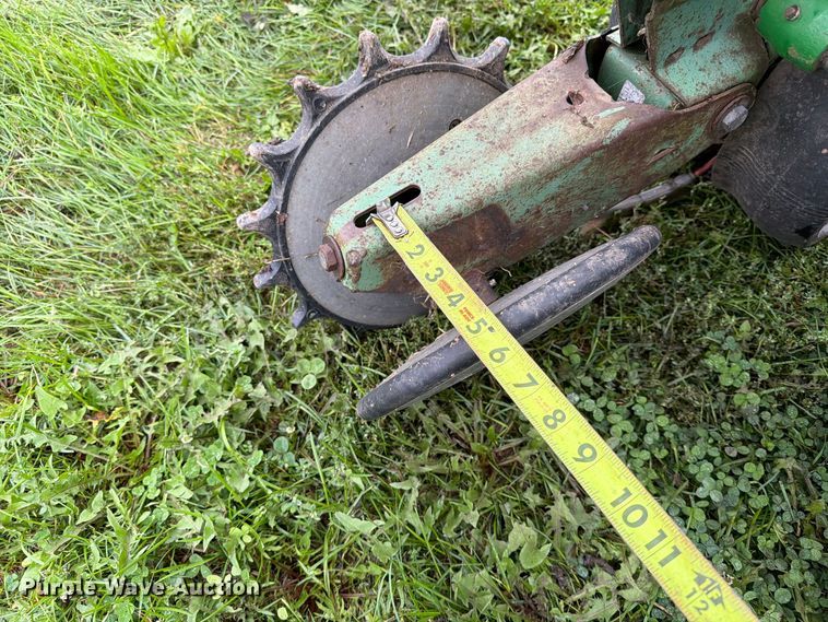 image for item FT6786 John Deere 7100 planter