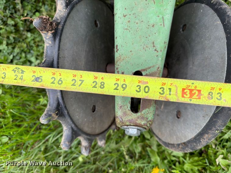 image for item FT6786 John Deere 7100 planter