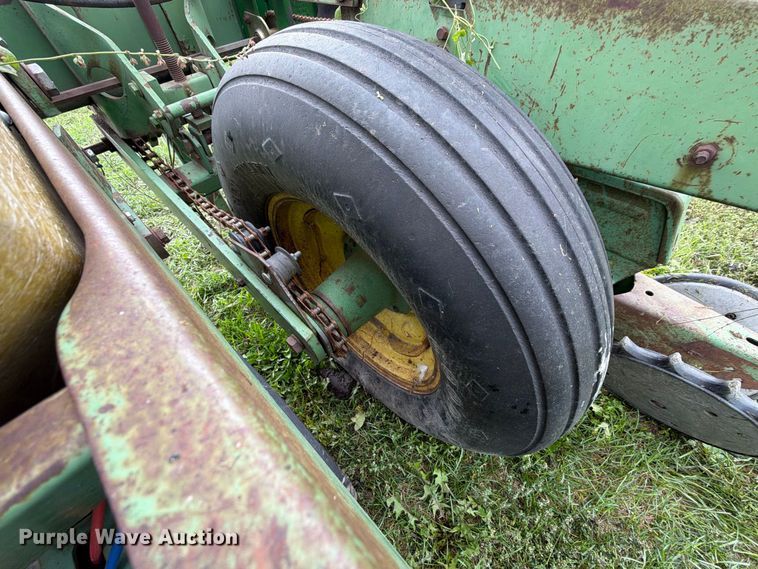 image for item FT6786 John Deere 7100 planter
