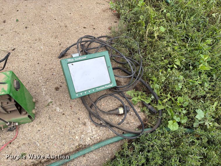 image for item FT6786 John Deere 7100 planter