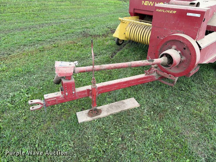 image for item FT6789 New Holland 311 small square baler