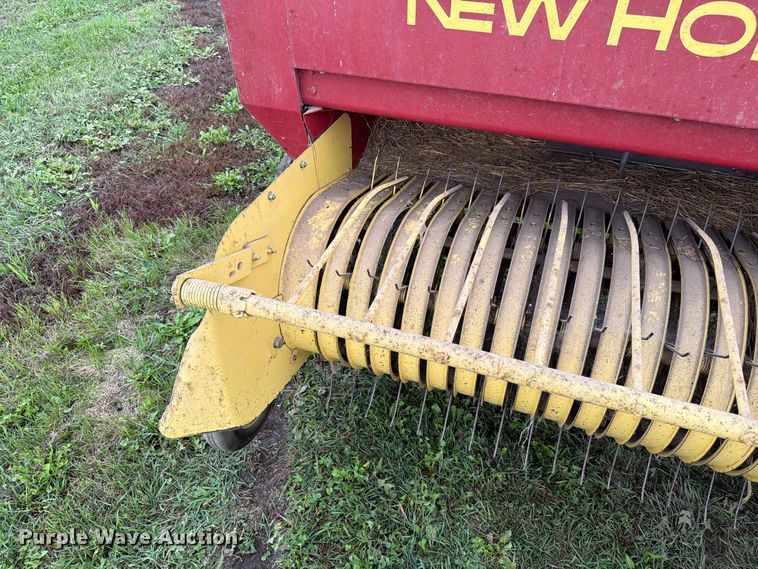 image for item FT6789 New Holland 311 small square baler