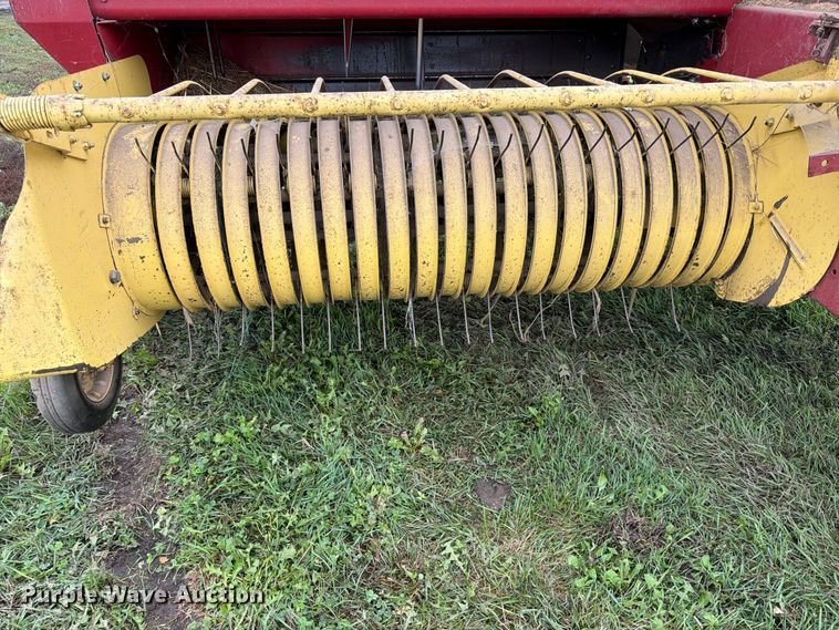 image for item FT6789 New Holland 311 small square baler
