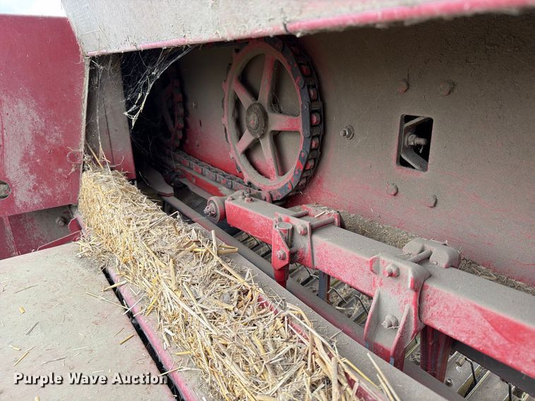 image for item FT6789 New Holland 311 small square baler