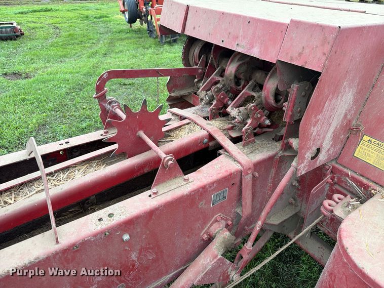 image for item FT6789 New Holland 311 small square baler